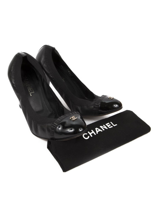 Escarpins CHANEL T 38C cuir noir et verni