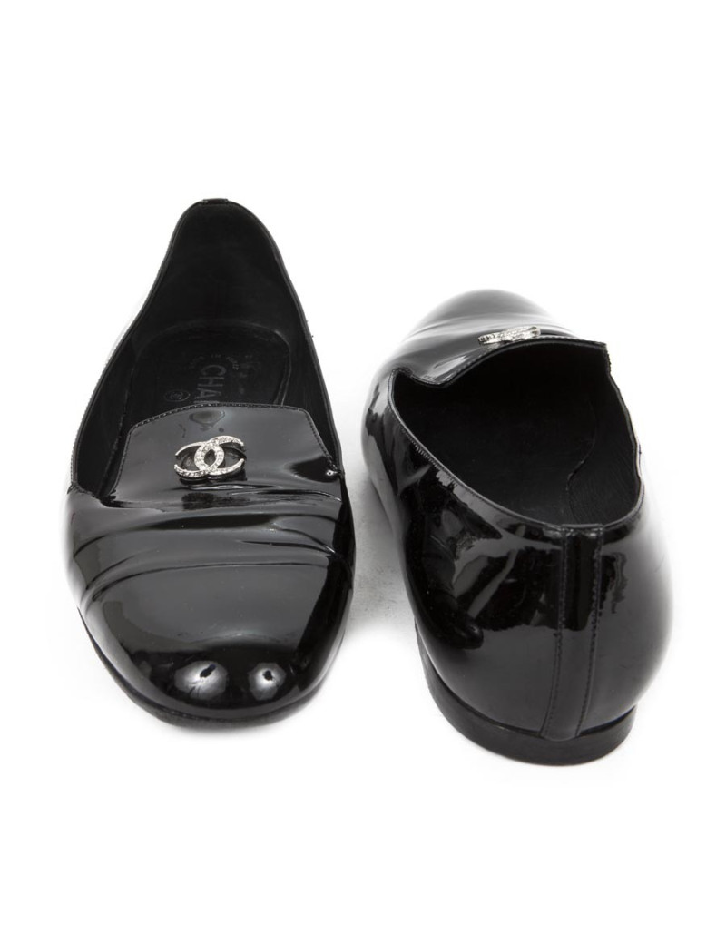 Mocassins CHANEL t 39.5 cuir verni noir