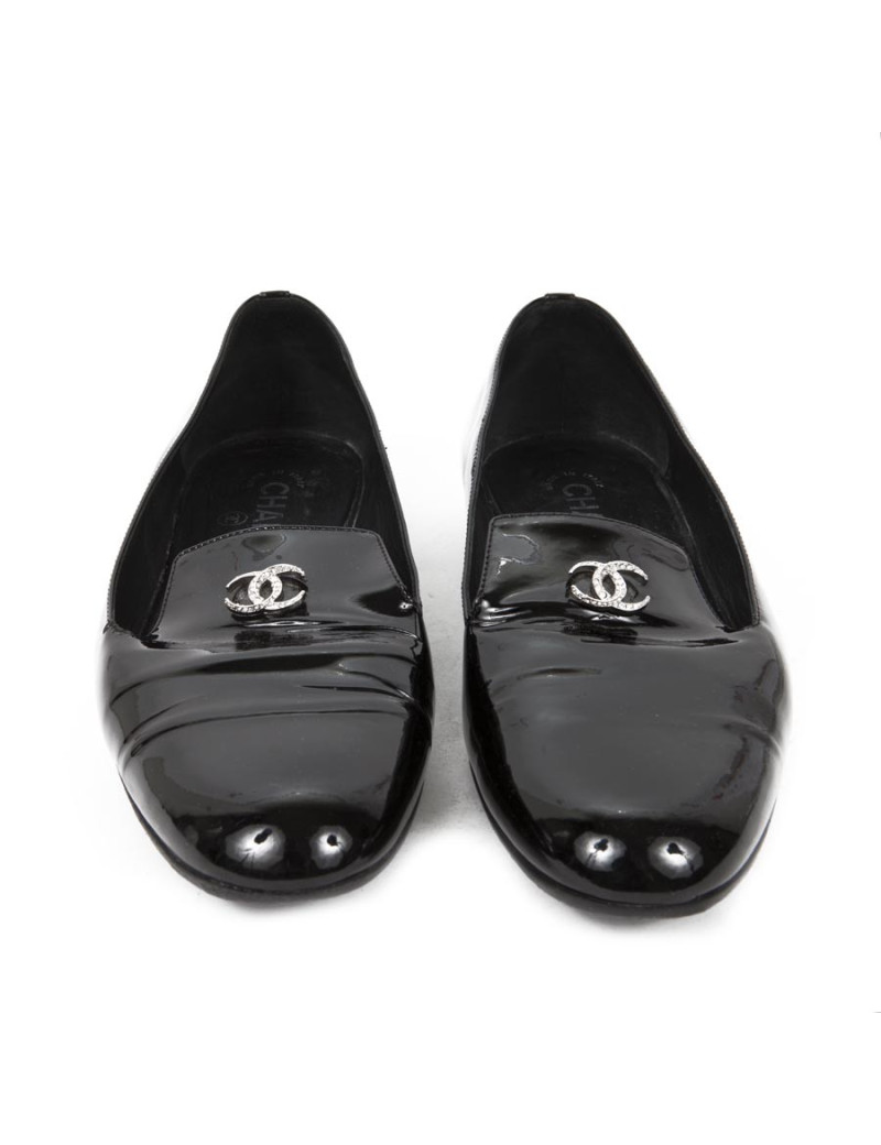 Mocassins CHANEL t 39.5 cuir verni noir