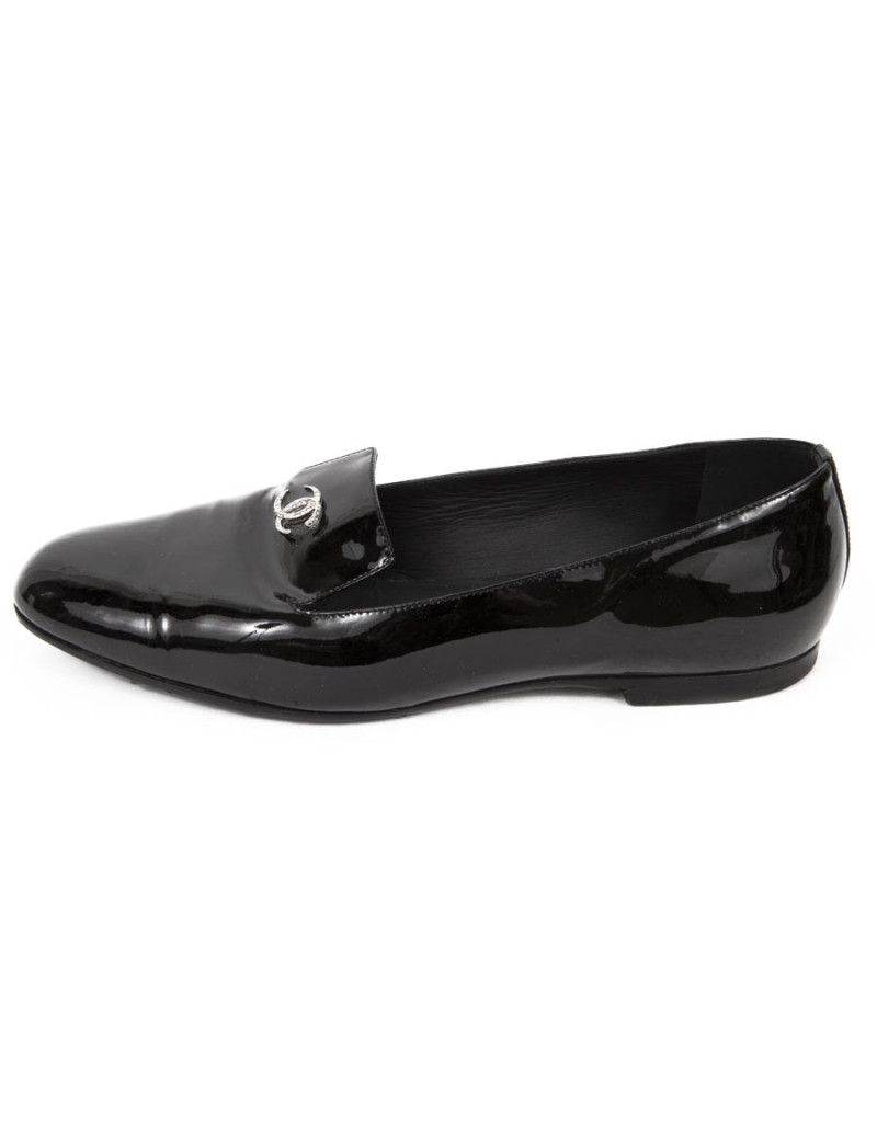 Mocassins CHANEL t 39.5 cuir verni noir