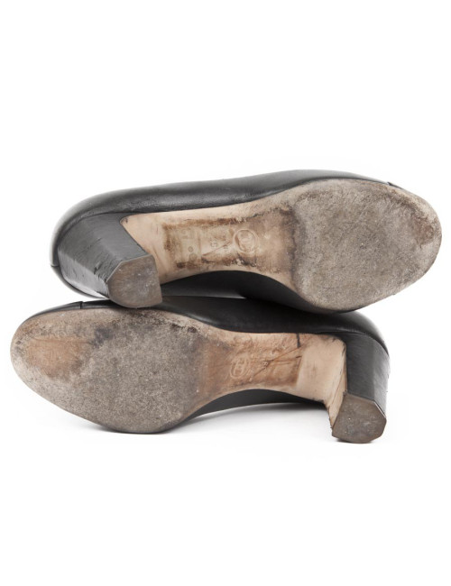 Escarpins CHANEL T 39 en cuir noir