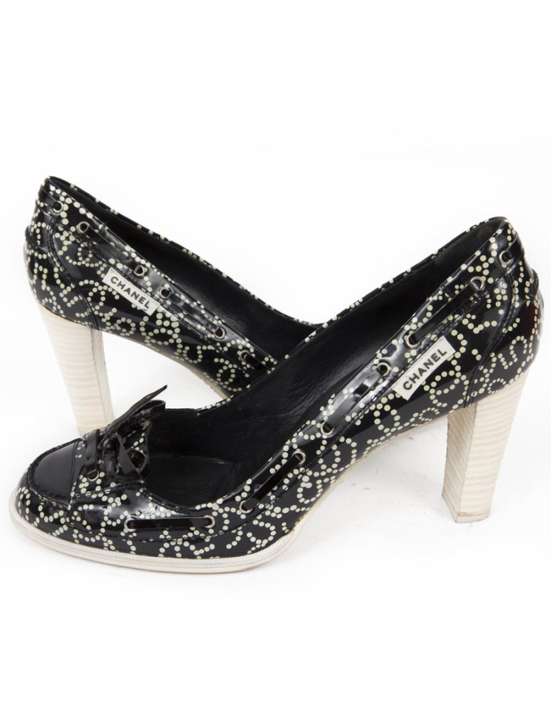 Escarpins CHANEL  t 39 en cuir verni bleu marine