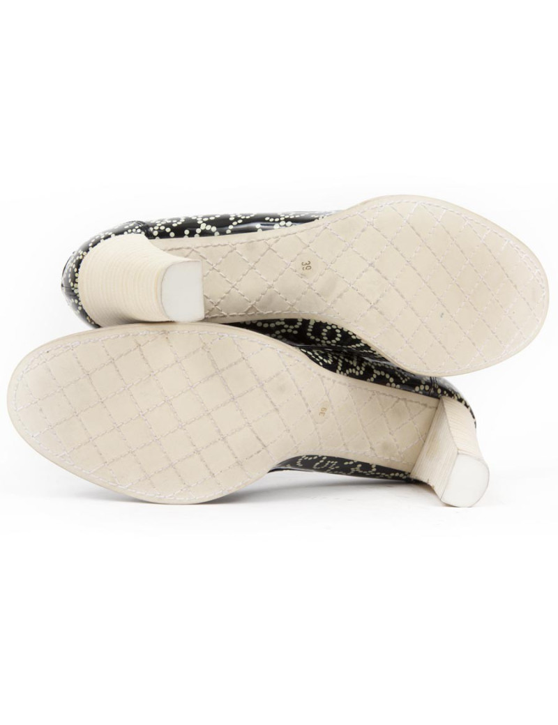 Escarpins CHANEL  t 39 en cuir verni bleu marine