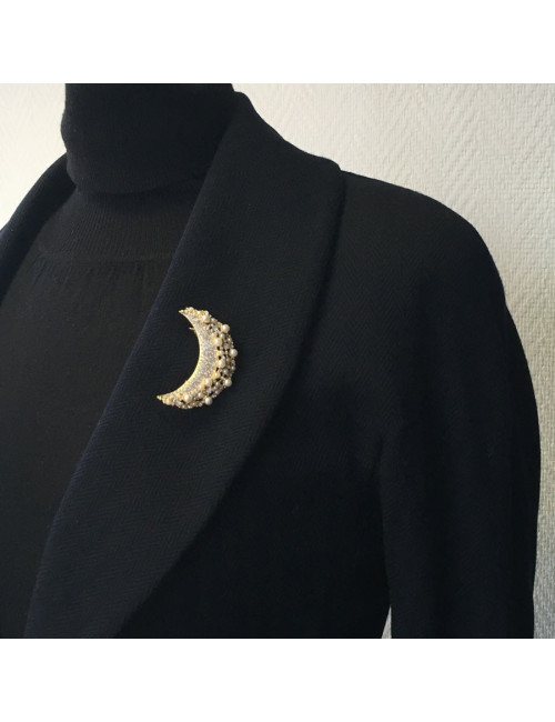 PIN growing Moon CHANEL pearls and rhinestones