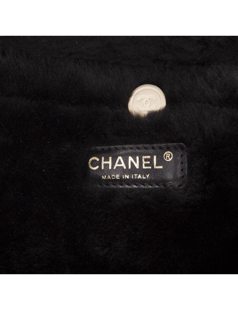 CHANEL black Shearling and golden chain bag 