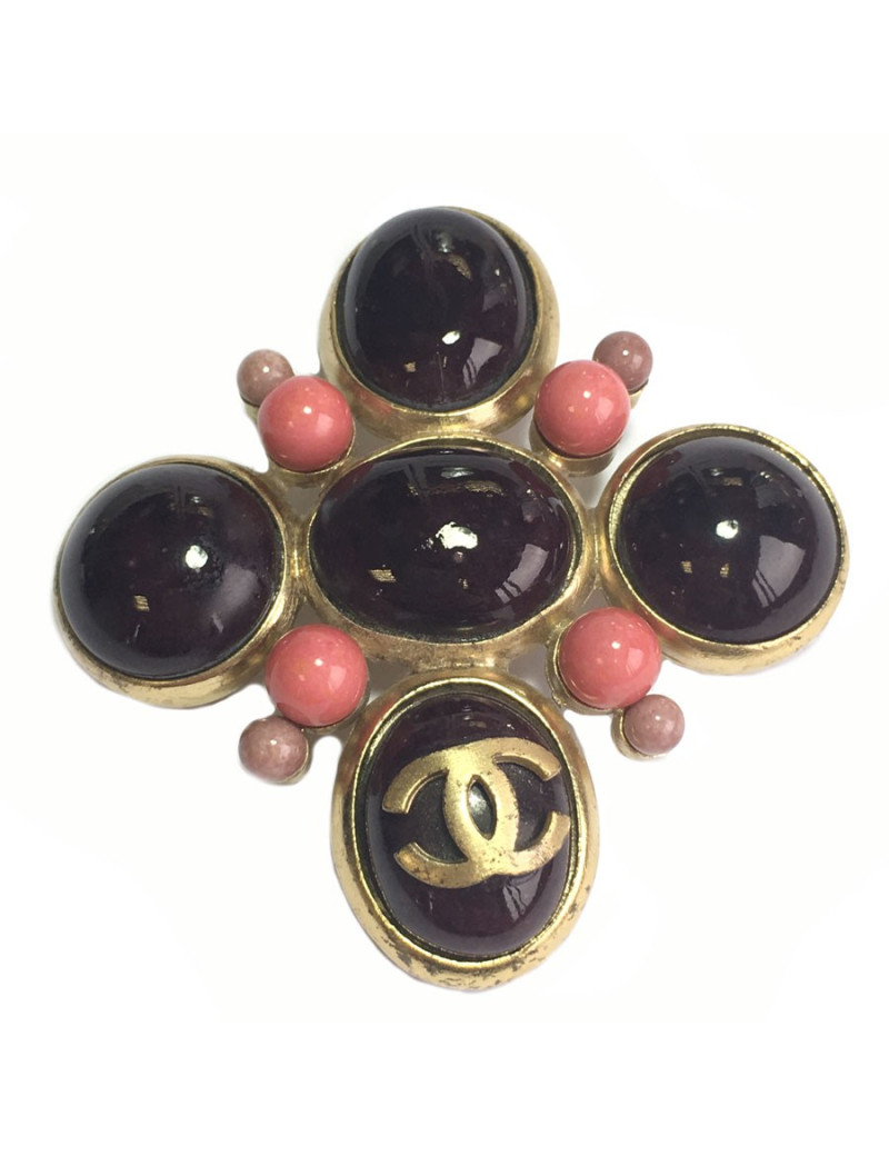 Broche CHANEL en métal doré et pâte de verre violette