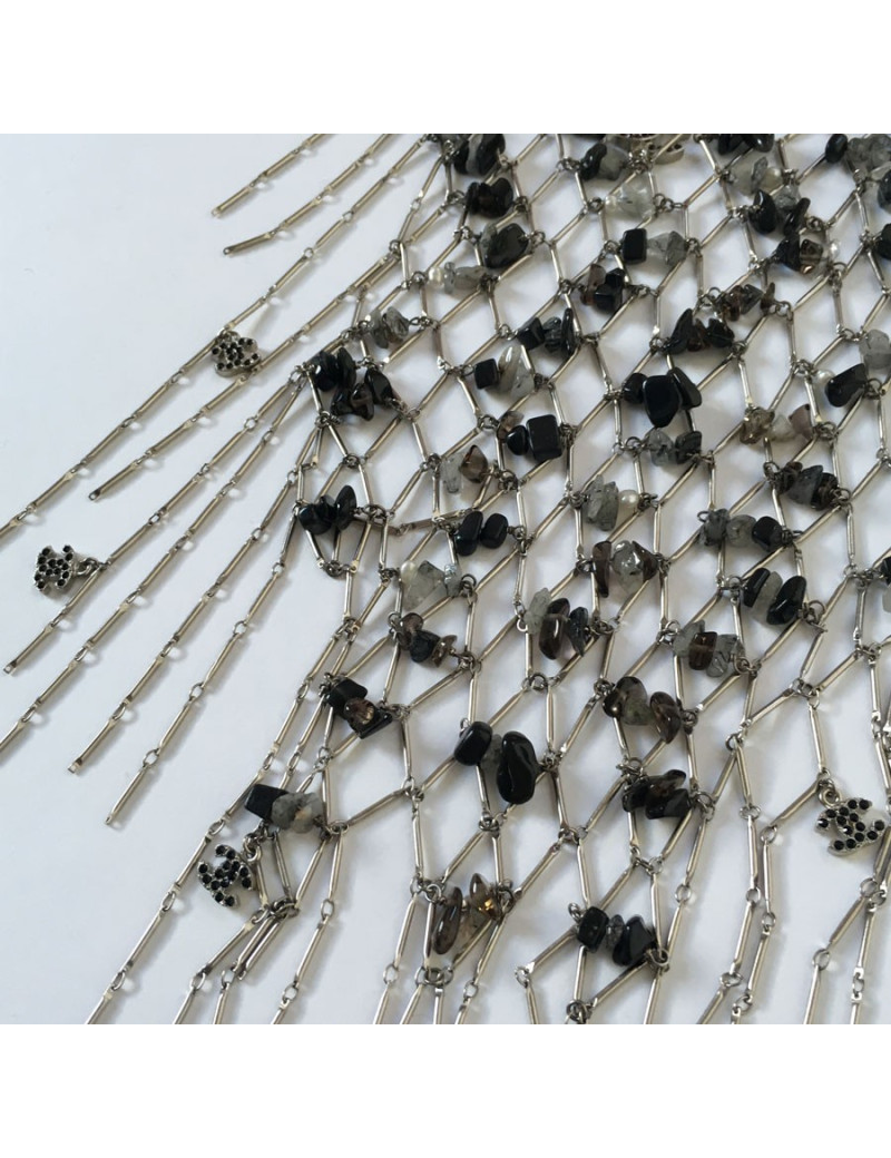 Plastron CHANEL en perles et pierres