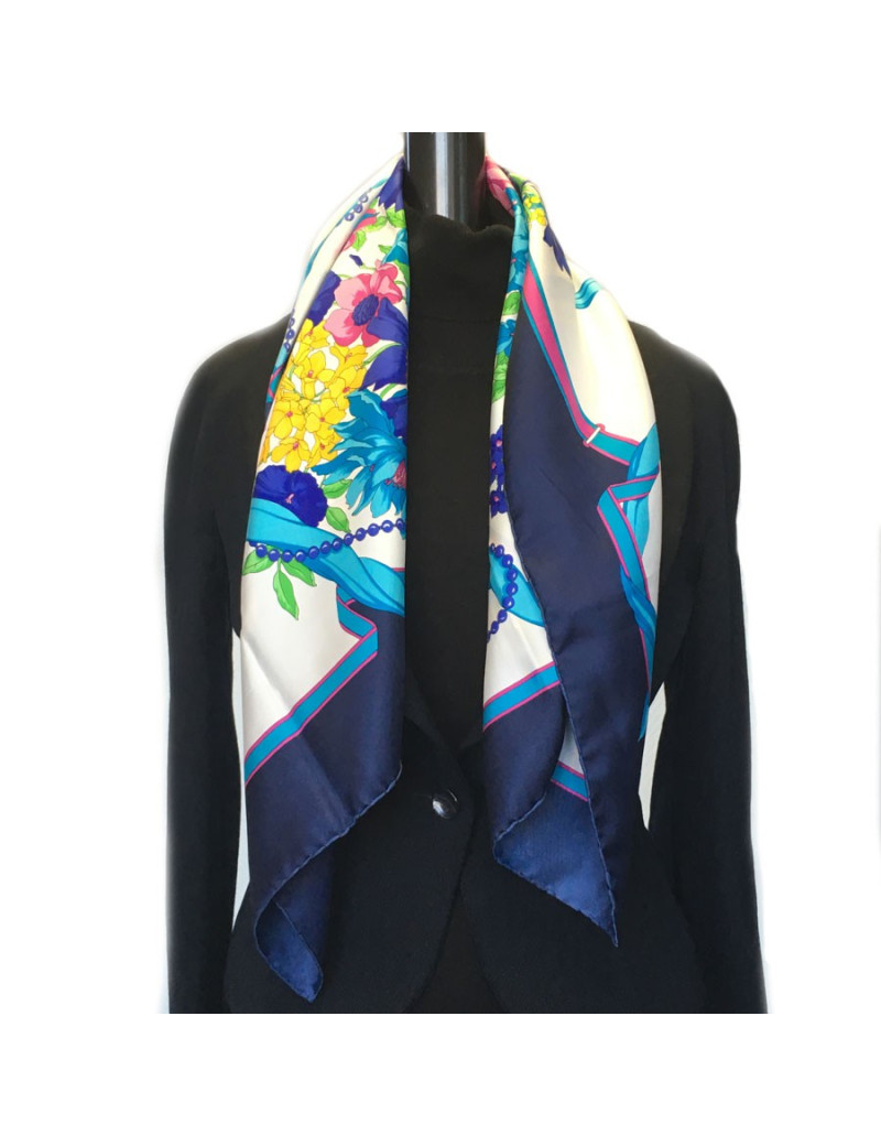 Foulard CHRISTIAN DIOR en soie 
