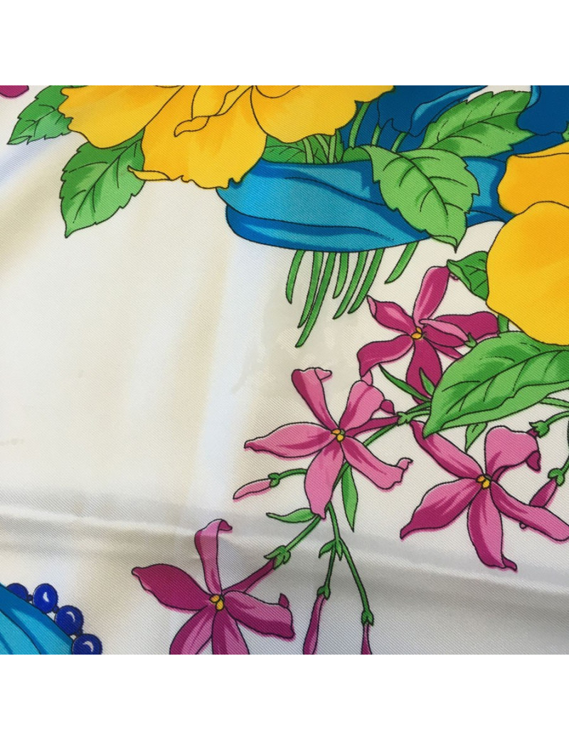 Foulard CHRISTIAN DIOR en soie 