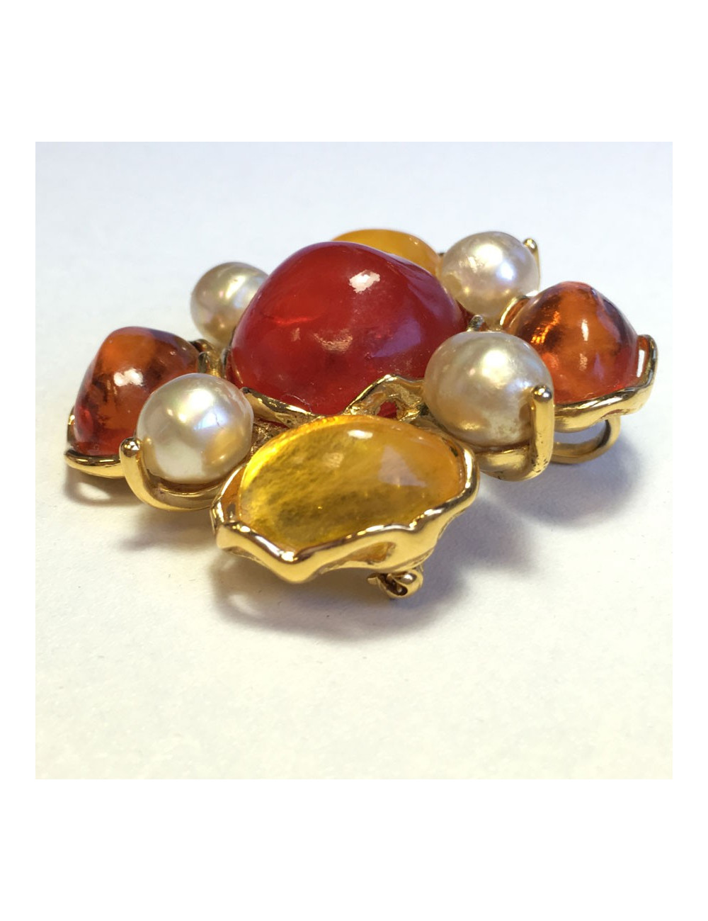 PIN YSL SAINT LAURENT Vintage gold metal, pearly beads and resin multicolor