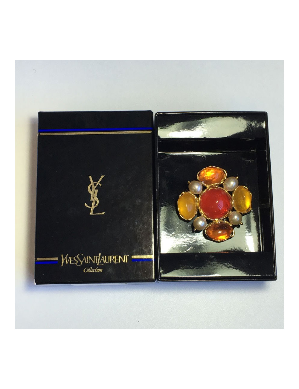 PIN YSL SAINT LAURENT Vintage gold metal, pearly beads and resin multicolor