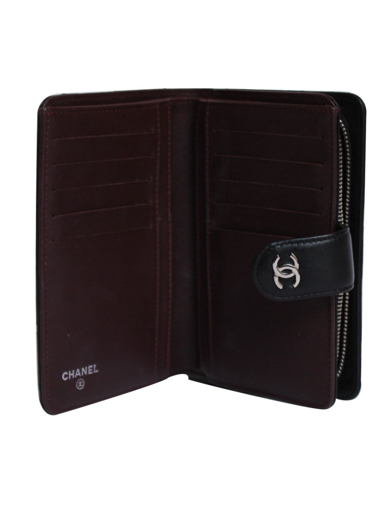 Black CHANEL quilted leather wallet