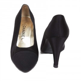Couture Chanel T 40 pumps in black Duchess satin