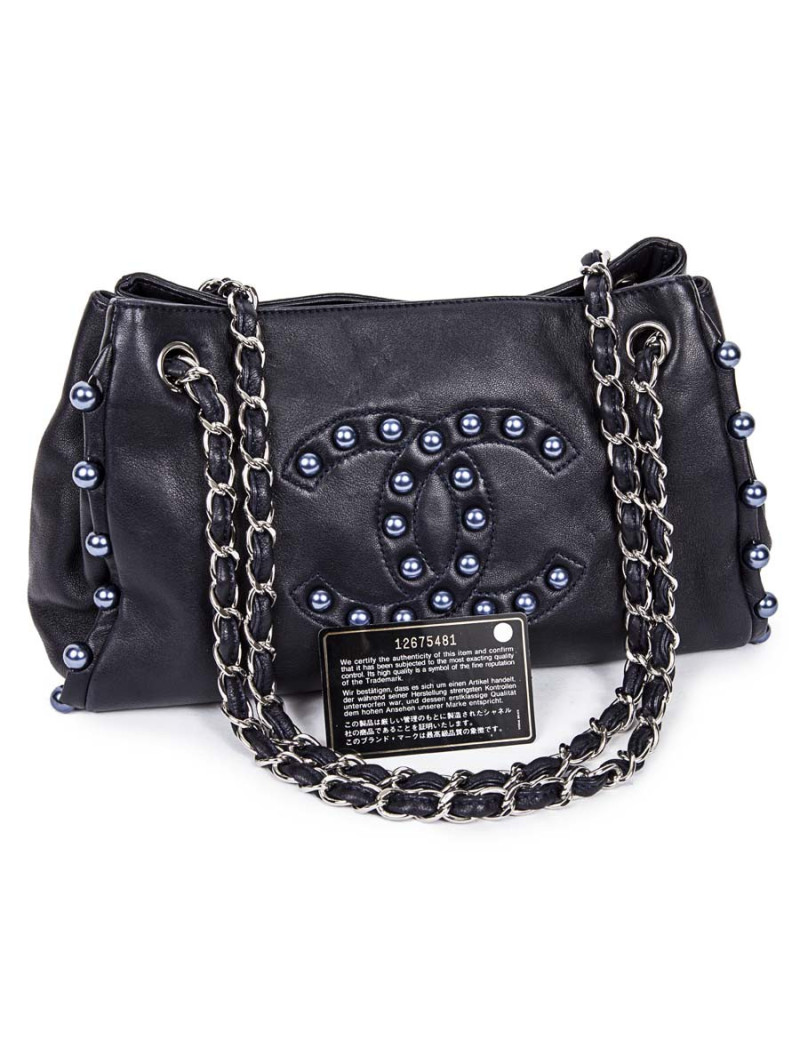 Sac CHANEL cuir lisse bleu marine avec perles