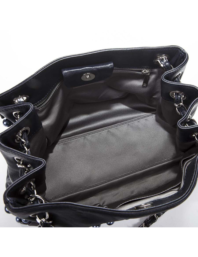 Sac CHANEL cuir lisse bleu marine avec perles