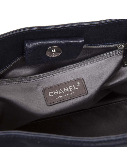 CHANEL leather smooth blue marine with Pearly beads blue electric bag