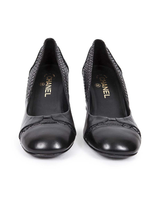 Escarpins CHANEL T 38 cuir et python noir 