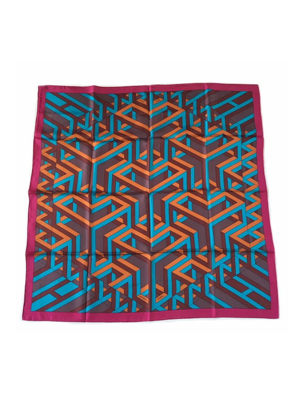 xxx Carré HERMES  "Carré Cube" en soie fuchsia, turquoise et rouille