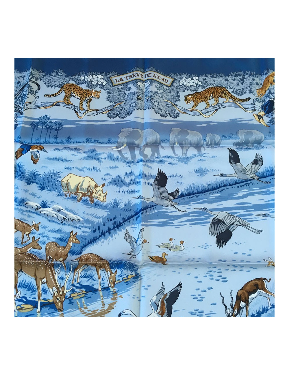 xxx Carré HERMES 'La trève de l'eau' en soie bleue