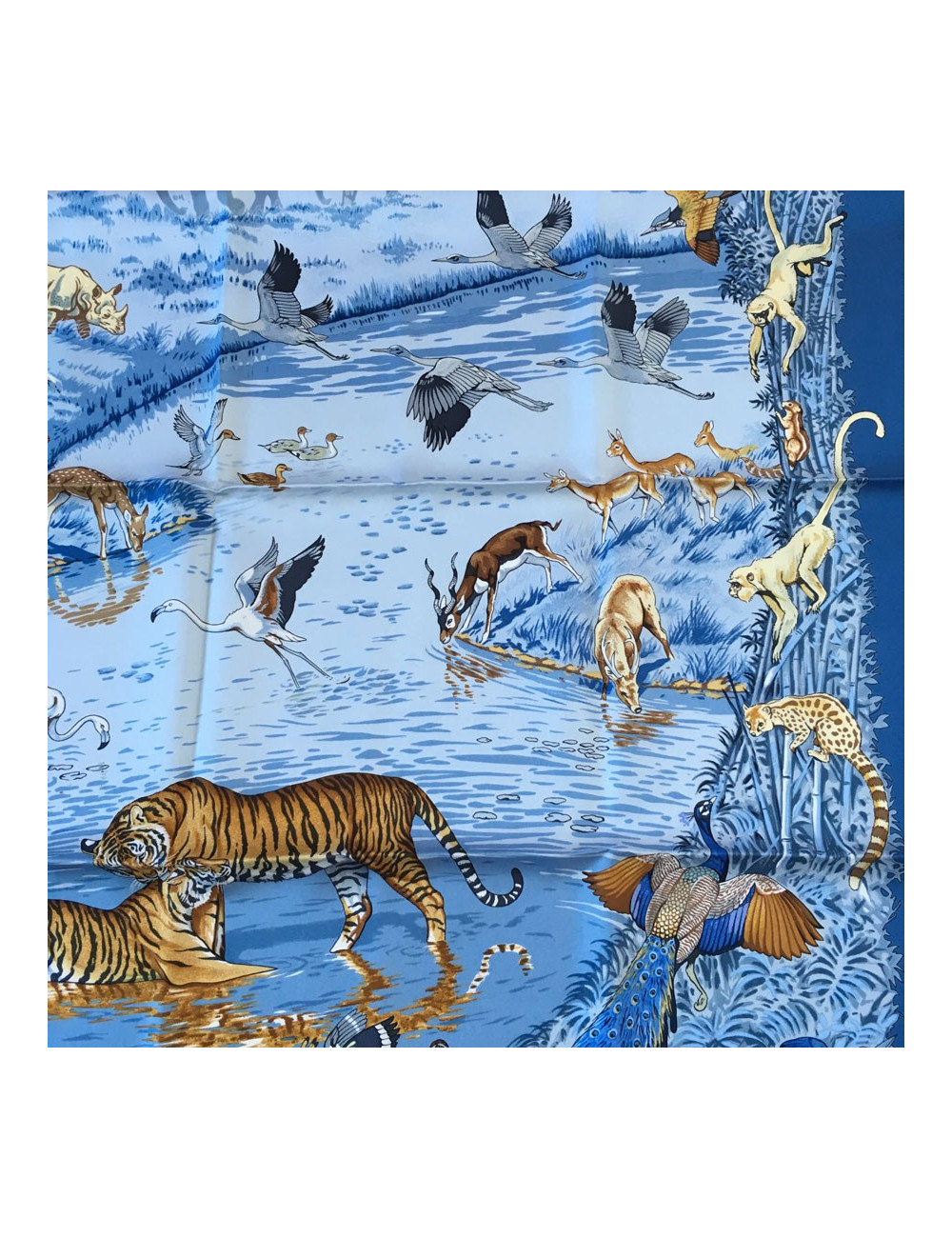 xxx Carré HERMES 'La trève de l'eau' en soie bleue
