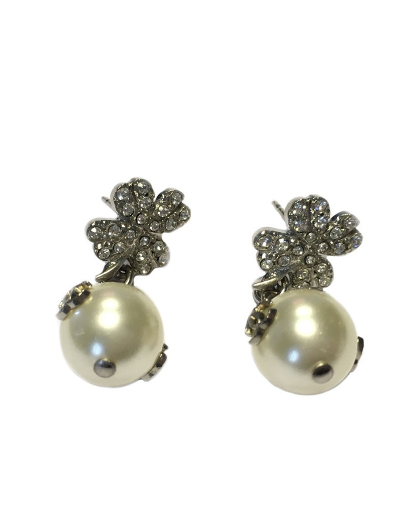 Boucles d'oreilles CHANEL trèfle strass et perle