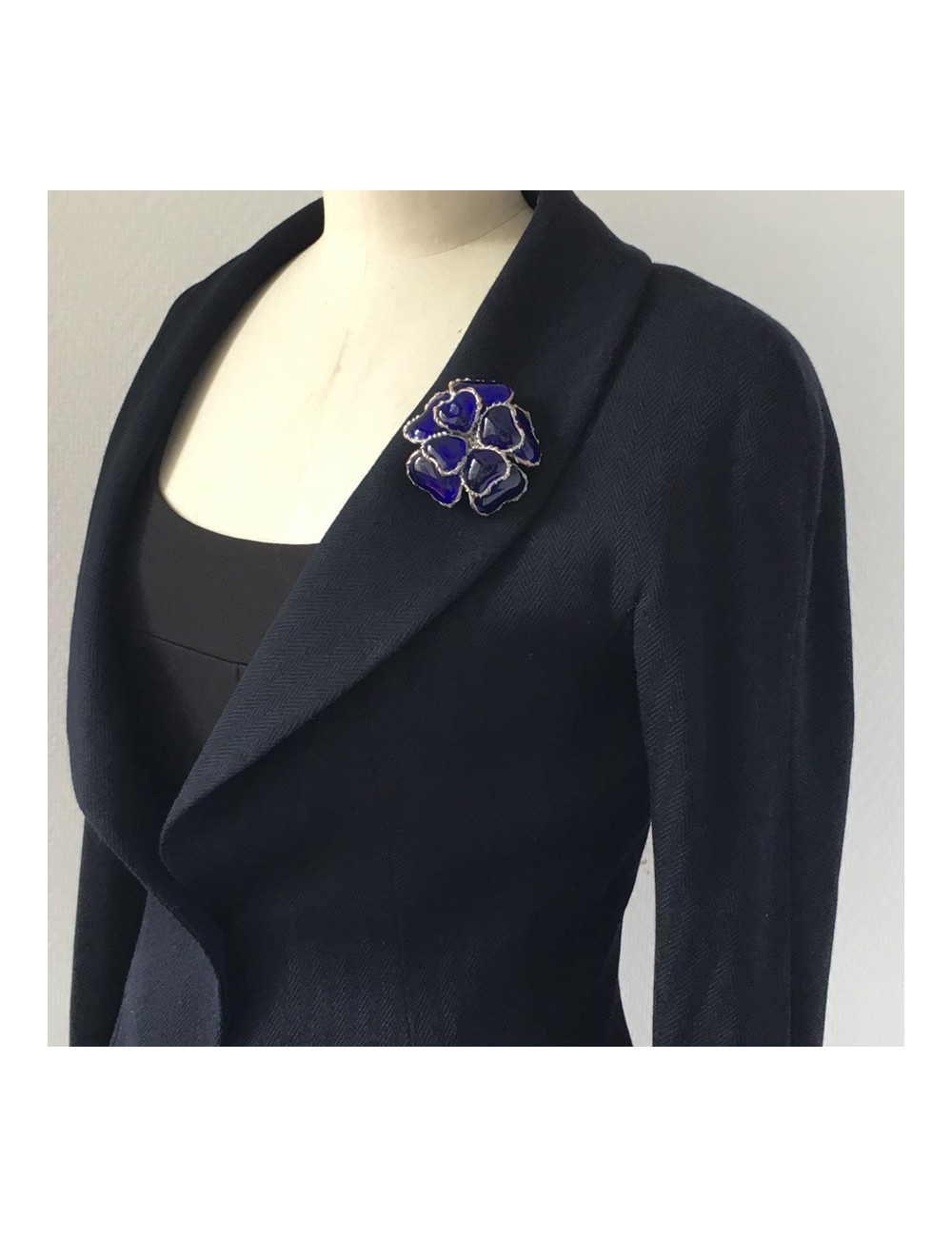 Sapphire glass GRIPOIX brooch