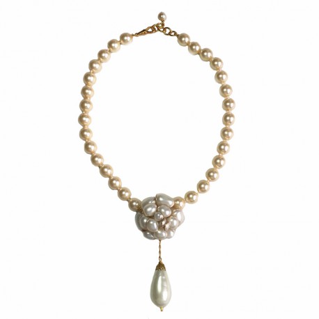 Collier camélia MARGUERITE de VALOIS en perles nacrées ivoire