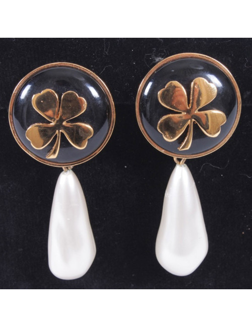 CHANEL Vintage pendant clip-on earrings in gilt metal, molten glass