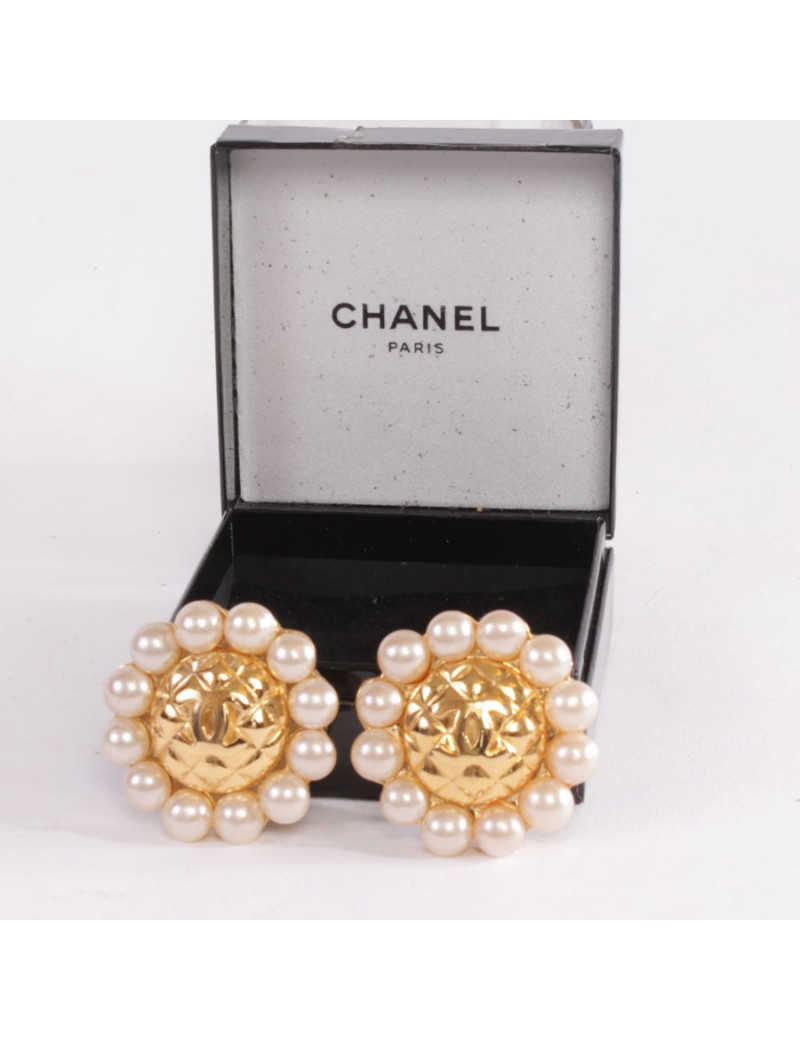 Boucles d'oreille clips CHANEL Couture Matelassées