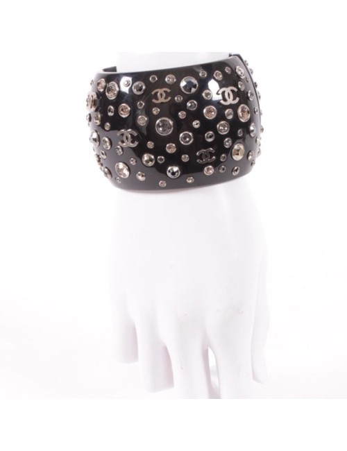 CHANEL cuff in black plexi