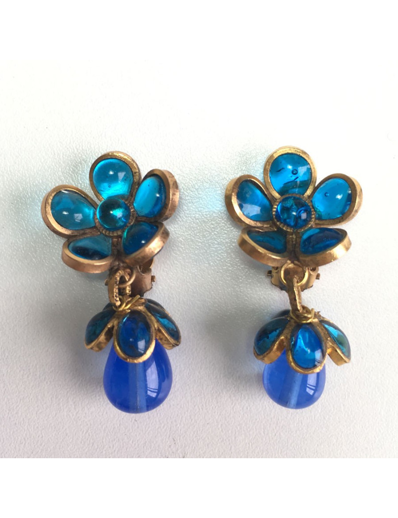 Boucles d'oreille Clips pendants MARGUERITE de VALOIS en pâte de verre bleue