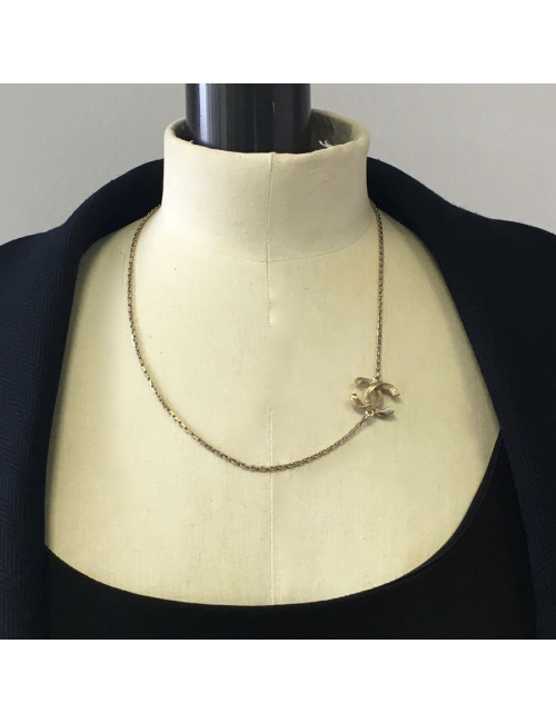 xxx Collier CHANEL CC en métal doré