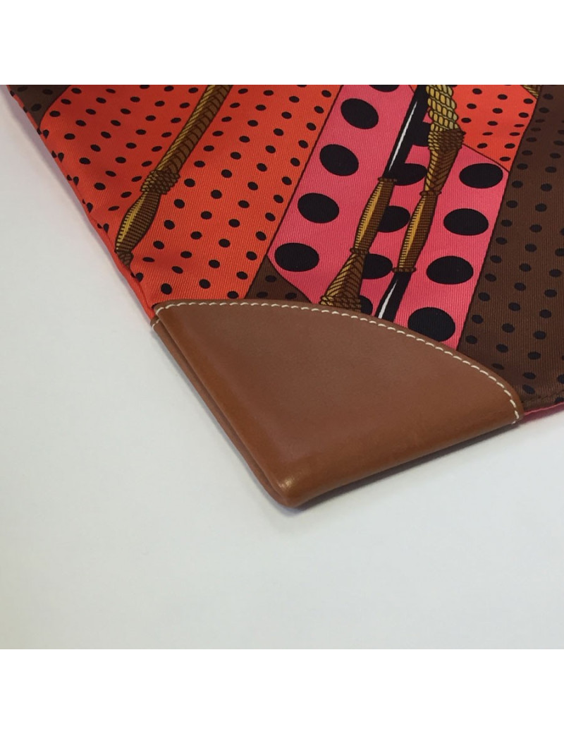 Sac en foulard HERMES "clic clac " en soie multicolore