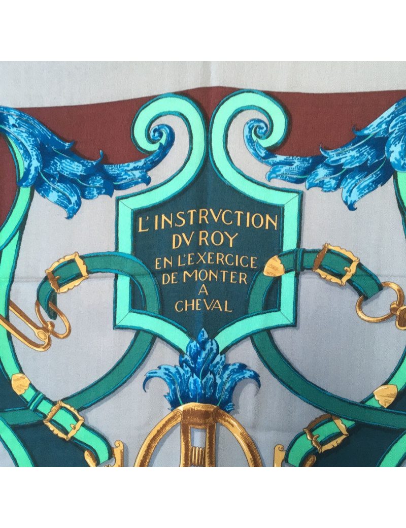 xxx Châle HERMES  "L'instruction du Roy" en soie et cachemire bordeaux, bleu et vert