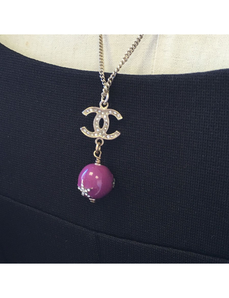 Gold metal, cc, round pendant necklace CHANEL purple and rhinestones
