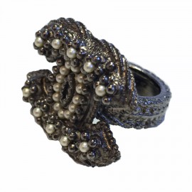 CHANEL ring in ruthenium and Pearly beads size 53