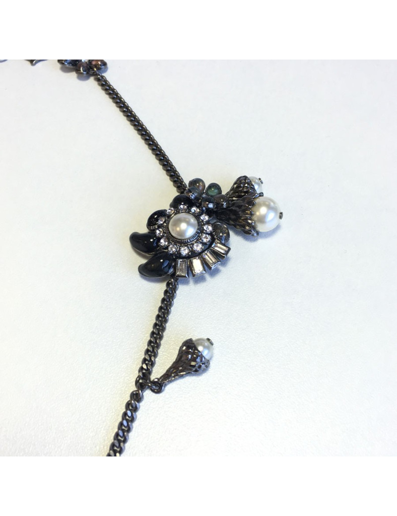 Belt necklace CHANEL chain silvery, pearly beads, flowers and CC