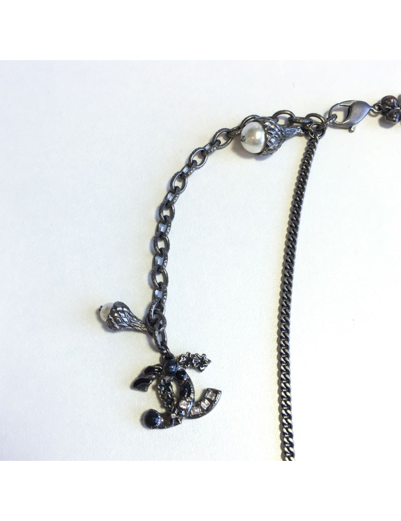 Belt necklace CHANEL chain silvery, pearly beads, flowers and CC