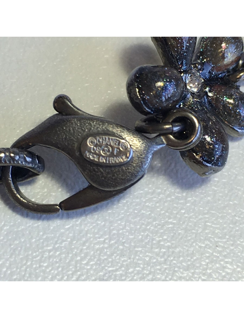 xxx Ceinture sautoir CHANEL en chaine argentée, perles nacrées, fleurs  et CC