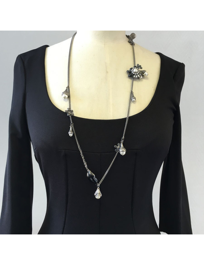 Belt necklace CHANEL chain silvery, pearly beads, flowers and CC