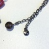 xxx Collier CHANEL chaîne argentée, perles nacrées, perles roses et CC