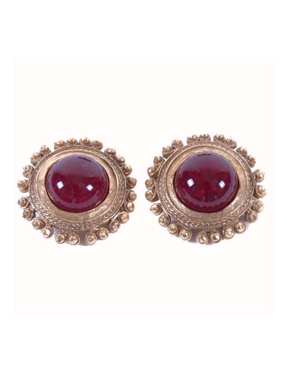 CHANEL Vintage clip-on earrings in gilded metal and ruby molten glass