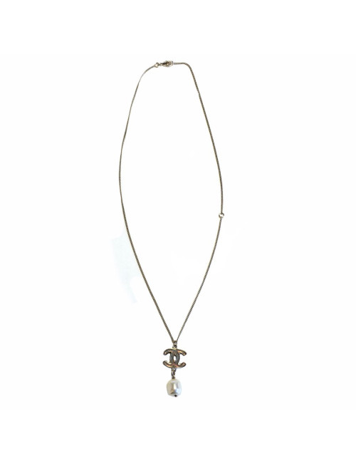 Collier CHANEL en métal doré, cc et perle nacrée