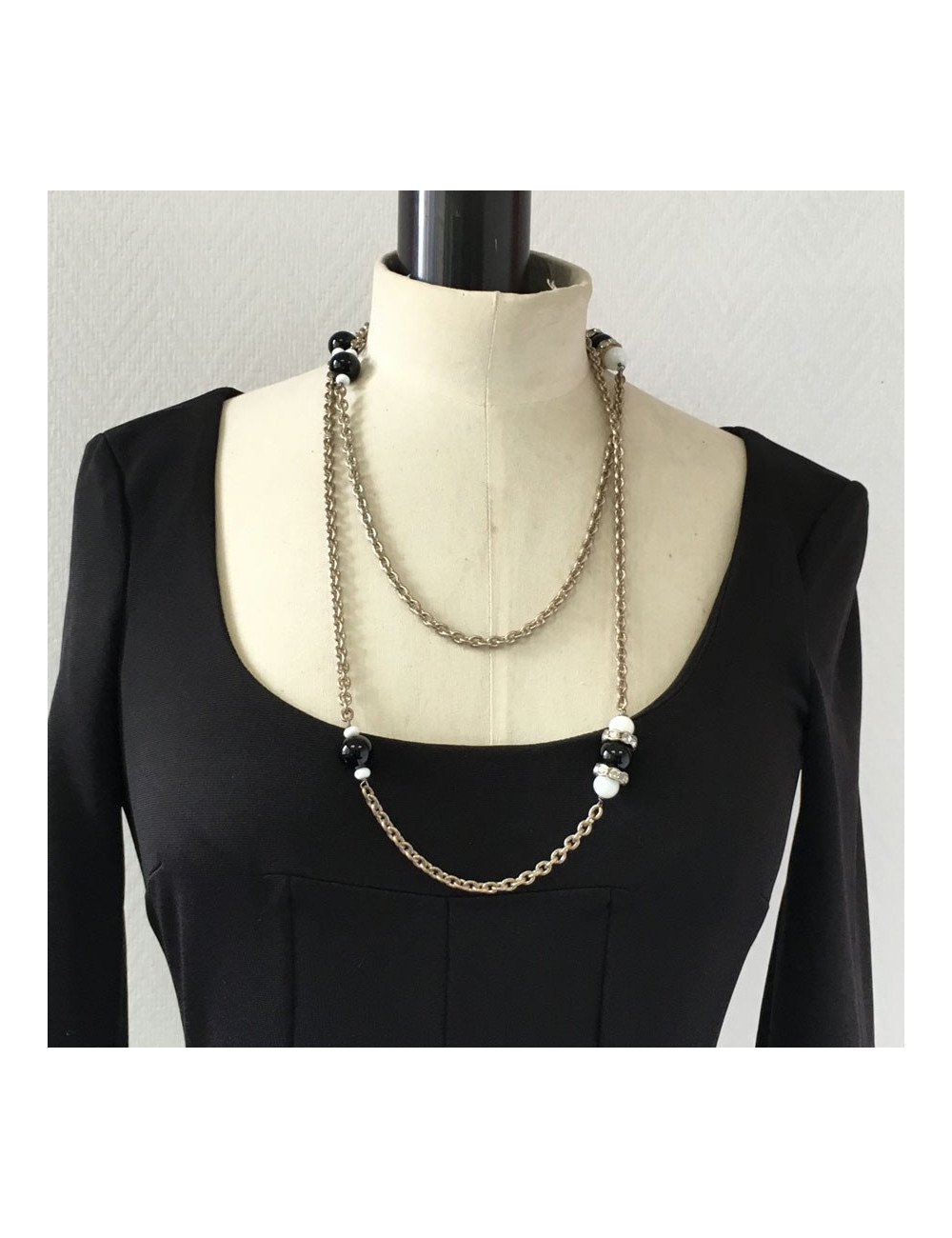 MARGUERITE of VALOIS silver chain necklace with rhinestones and black and white pearls