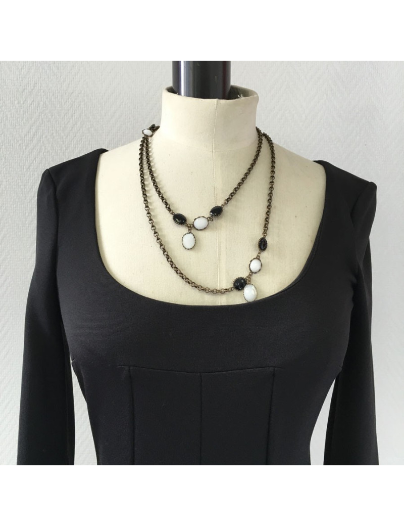 Necklace MARGUERITE of VALOIS gold chain and black and white glass paste