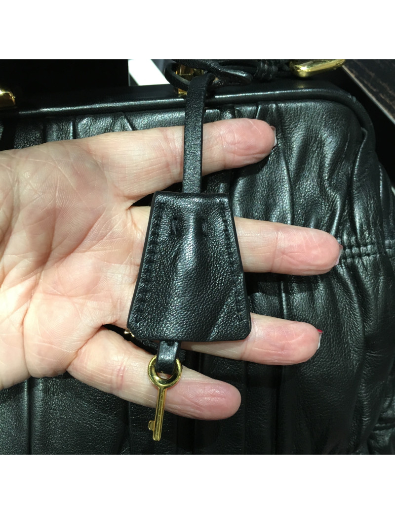 Sac PRADA cuir noir plissé