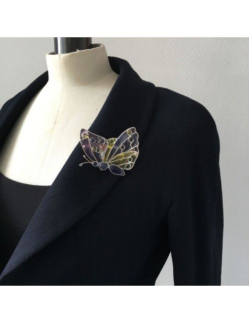 Broche LOUIS VUITTON papillon en pâte de verre multicolore et métal argenté