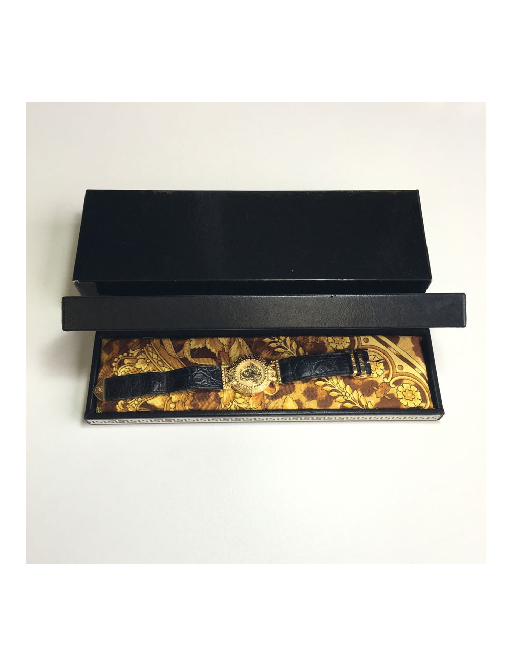 Montre VERSACE en or