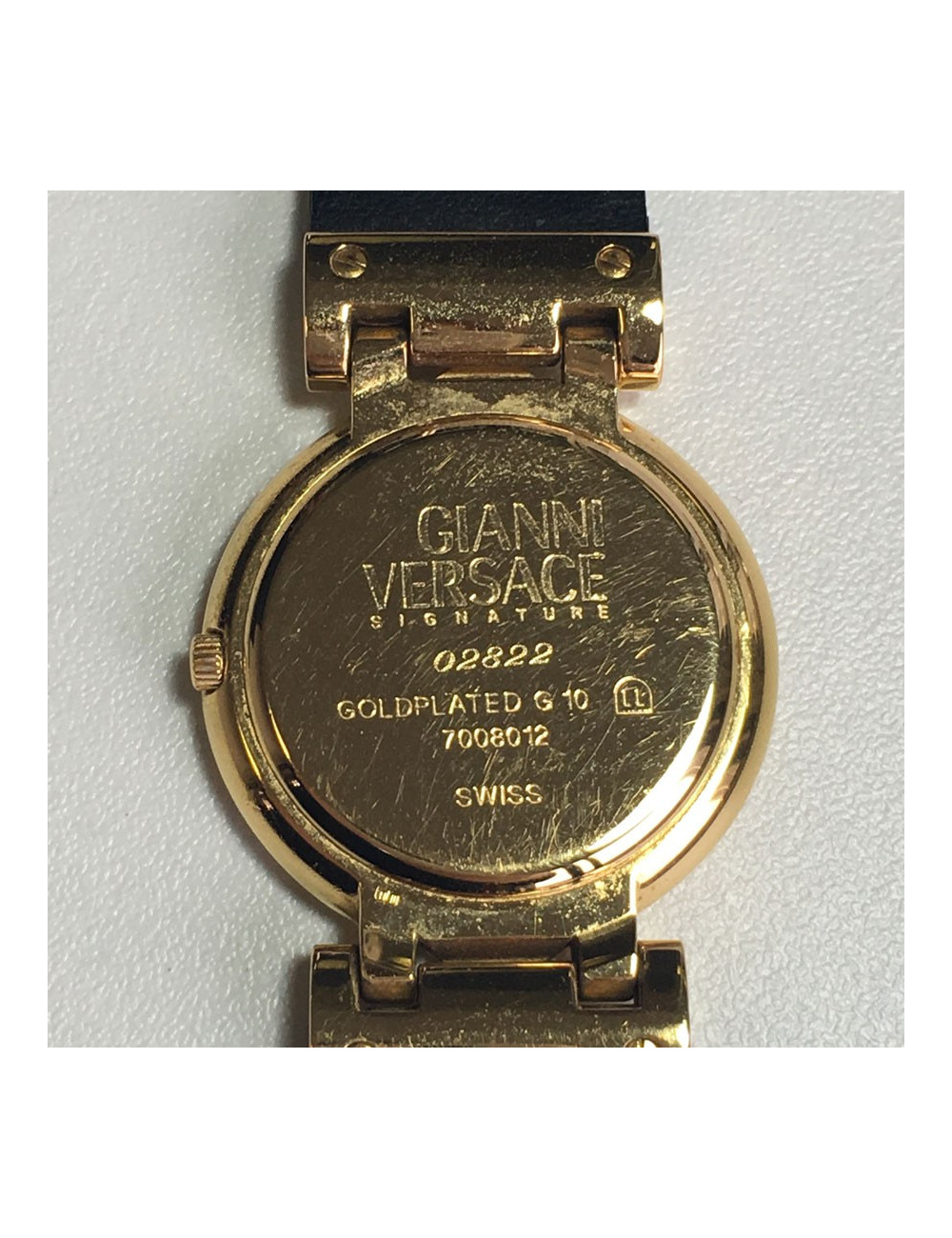 Montre VERSACE "Signature Médusa" plaqué or et cuir noir