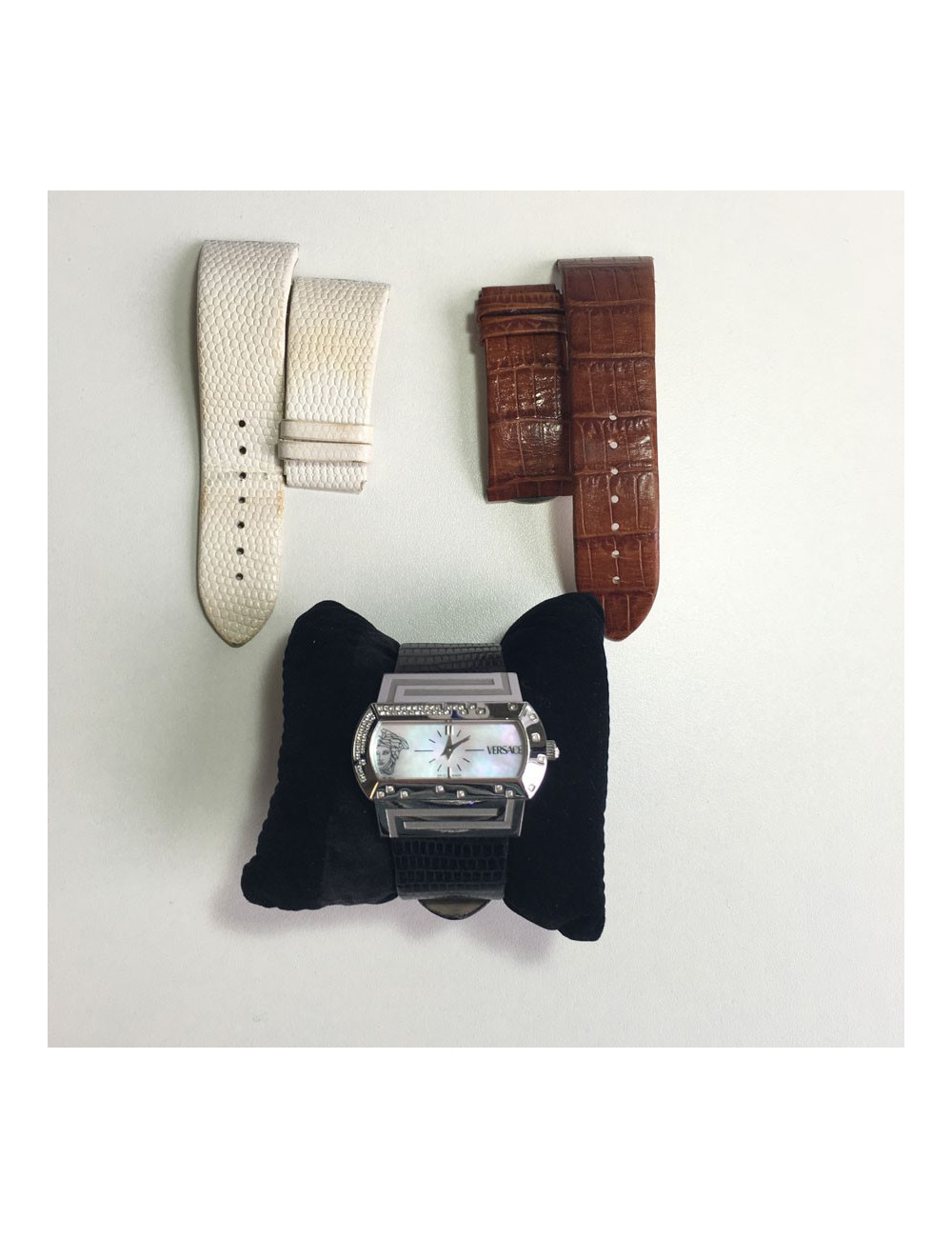 xxx Montre VERSACE en acier et cuir 